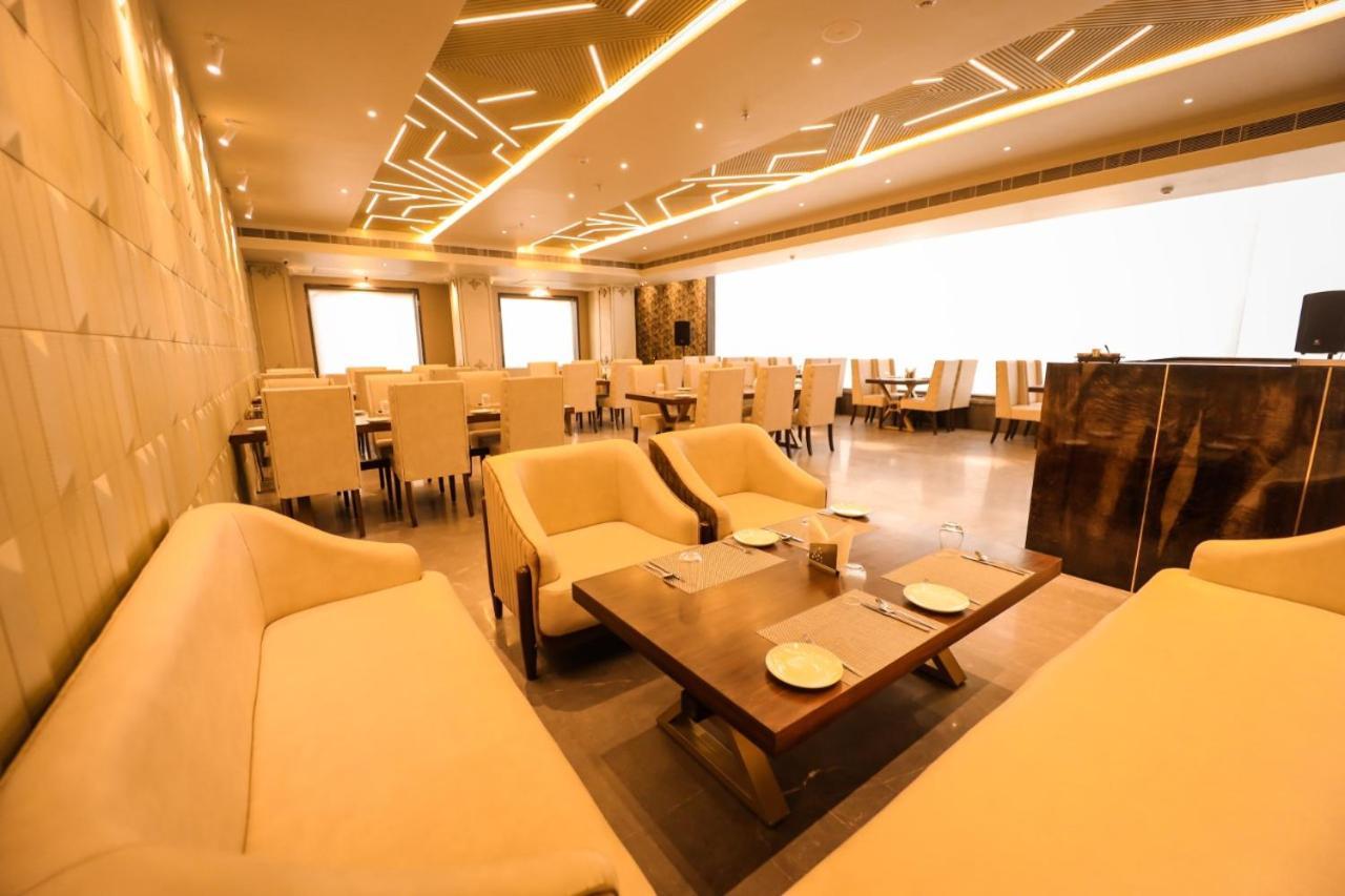 Hotel Mvr Grand Канпур Экстерьер фото